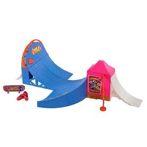 Hot Wheels Parque de skate de atrações Set de jogo com skate de brinquedo e tênis para dedos, +5 anos (Mattel HGT95)